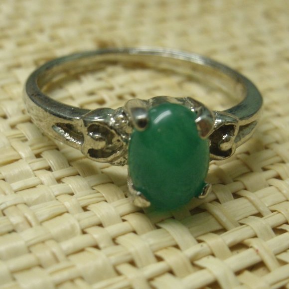 Sterling Silver Plated Green Agate Ring With Hearts - Picture 1 of 8